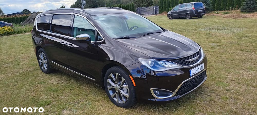 Chrysler Pacifica - 12