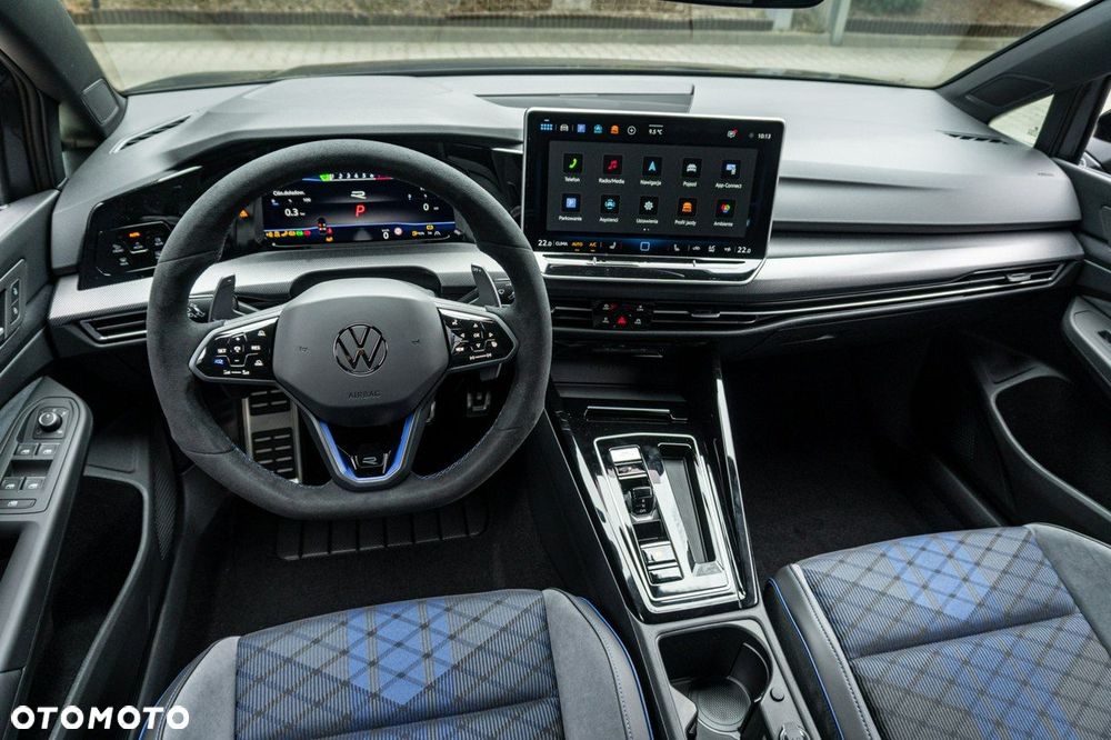 Volkswagen Golf - 22