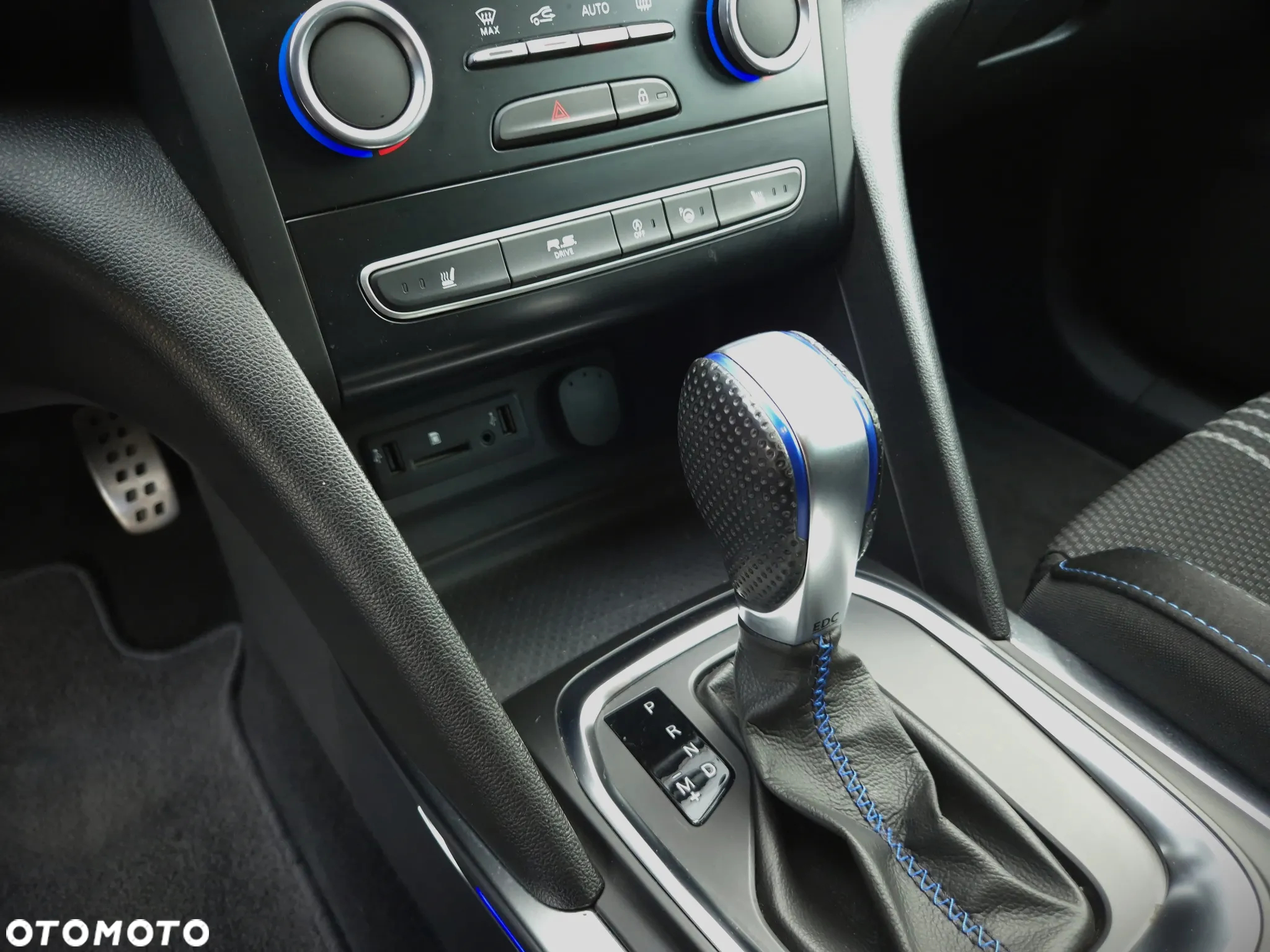 Renault Megane ENERGY TCe 205 EDC GT - 19