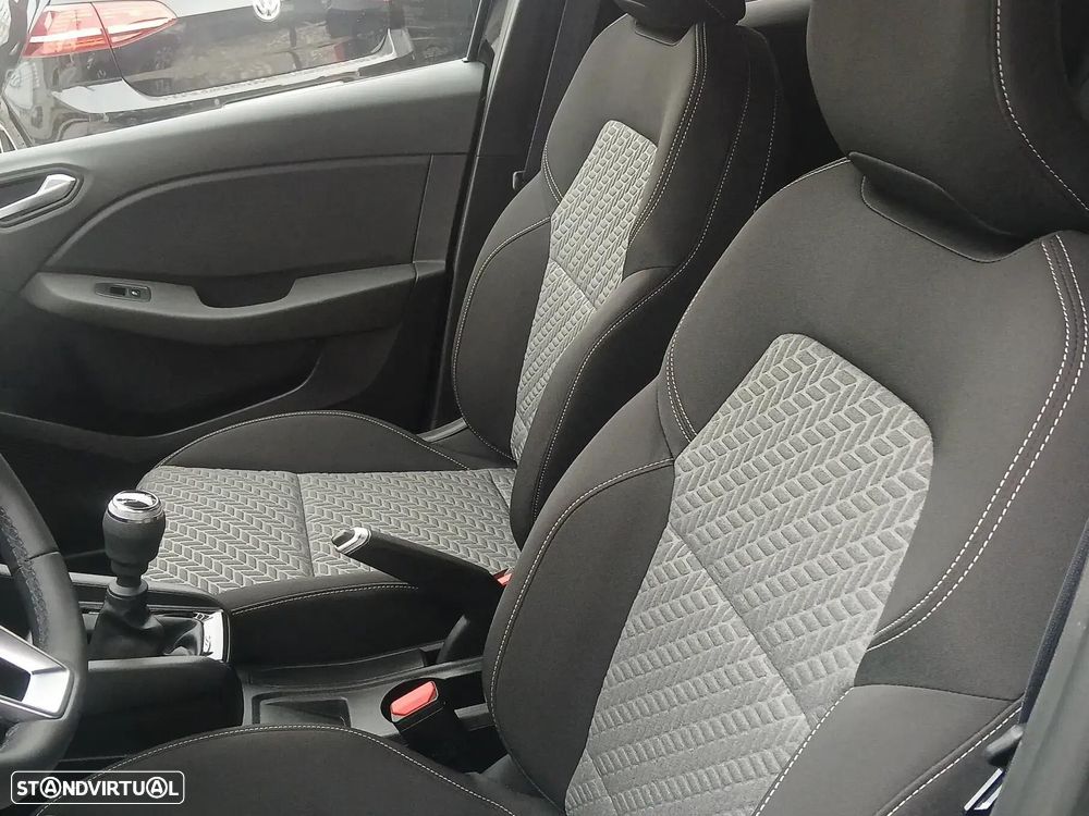 Renault Clio - 10