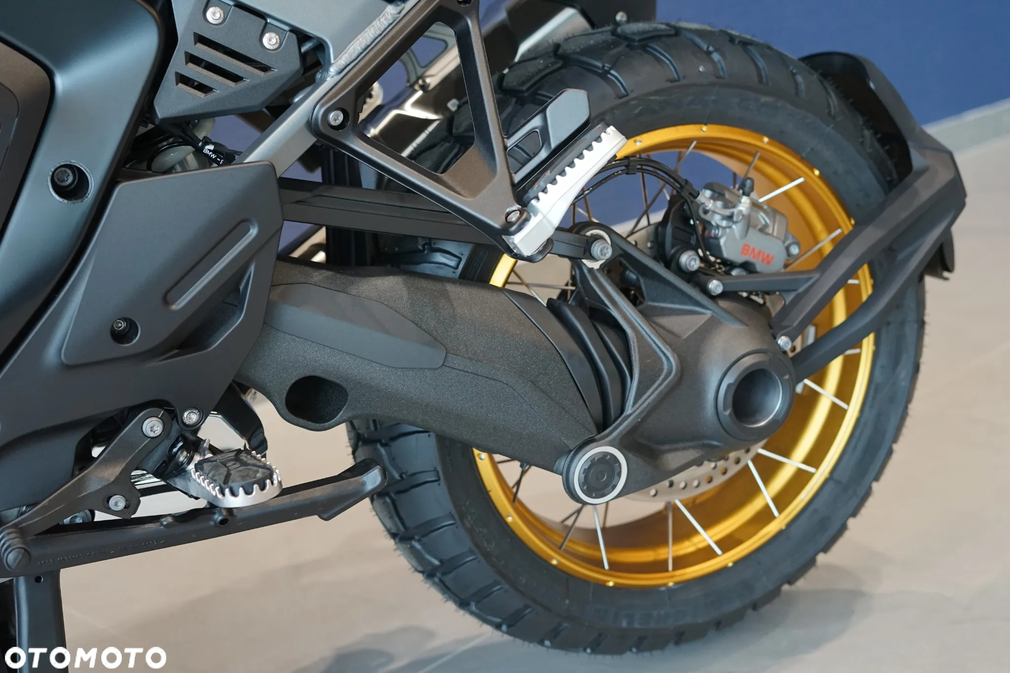 BMW R - 12