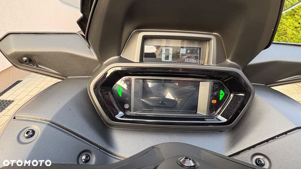 Yamaha X-max - 10
