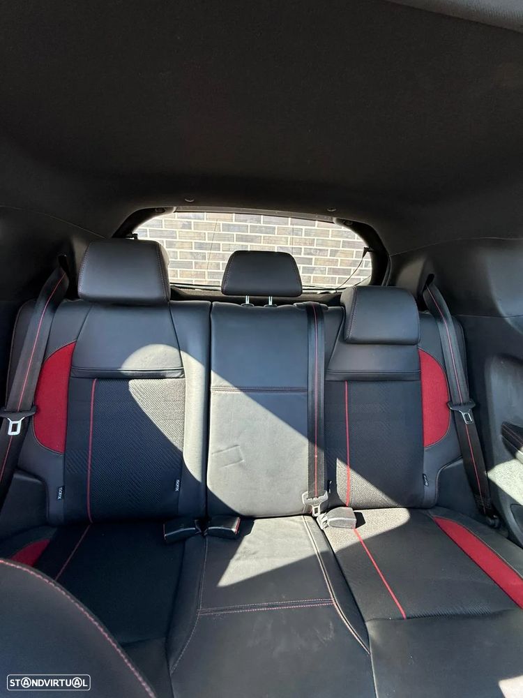 Peugeot 208 1.6 THP GTi - 10
