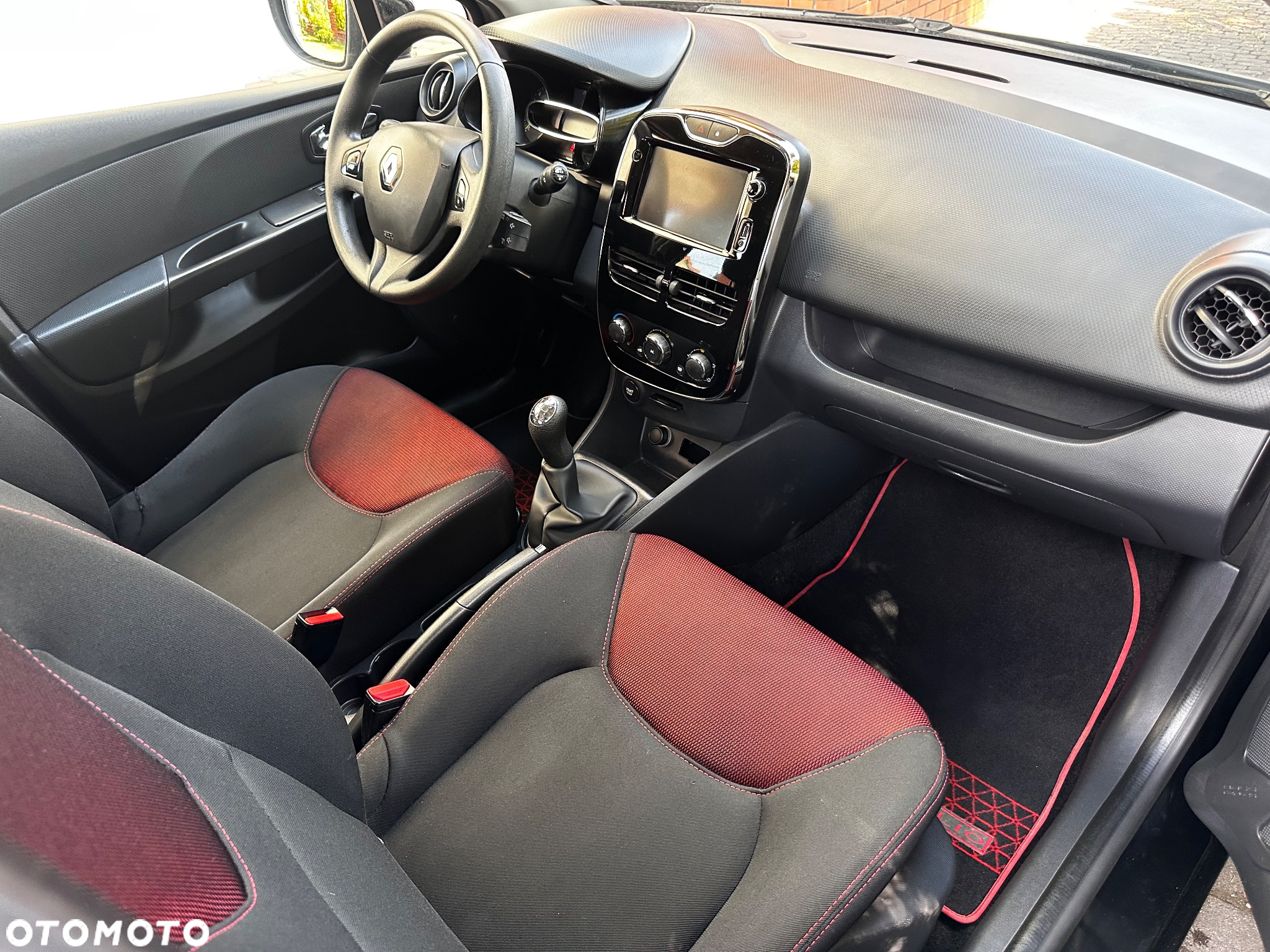 Renault Clio - 28