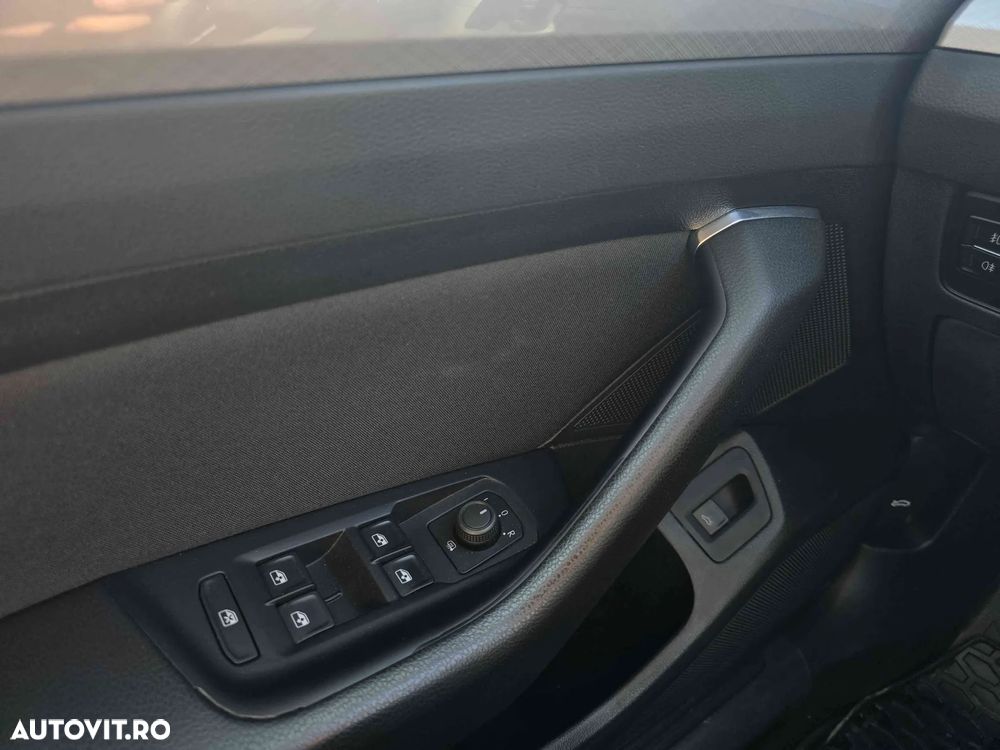 Volkswagen Passat - 17