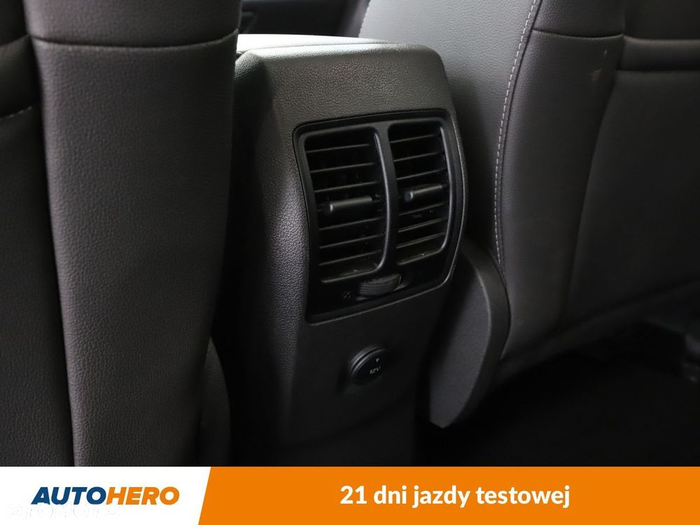 Ford Kuga - 32