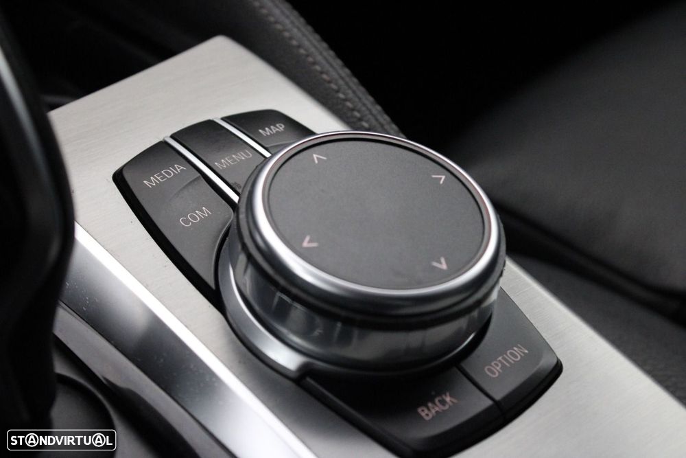 BMW 520 d Line Luxury Auto - 27
