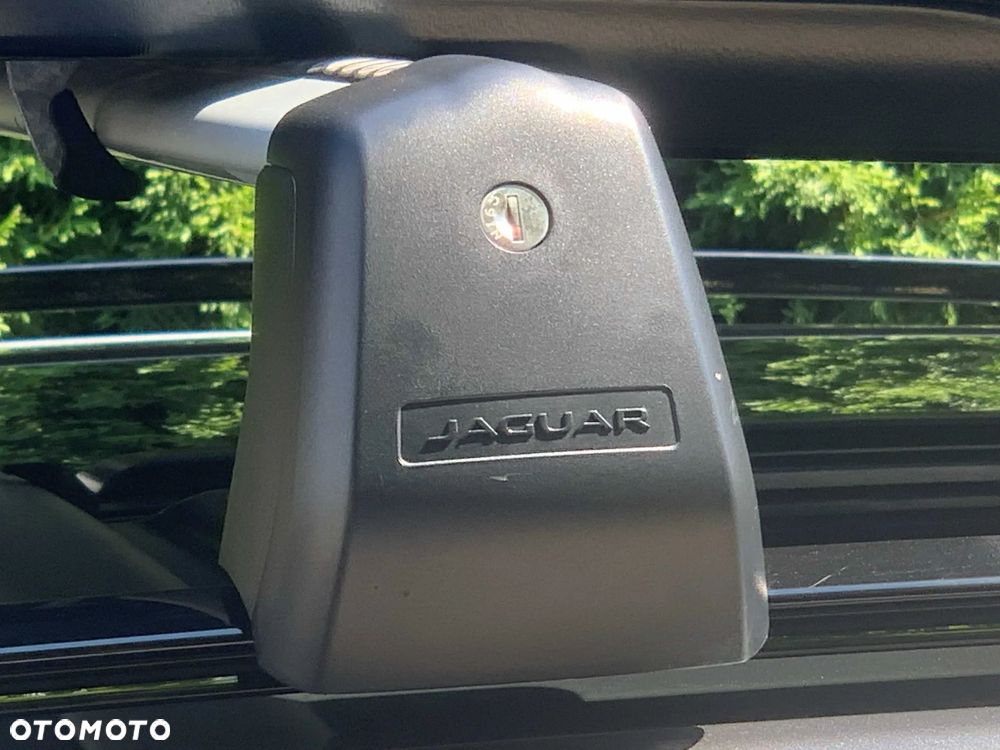 Jaguar E-Pace 2.0 i4P AWD R-Dynamic S - 17