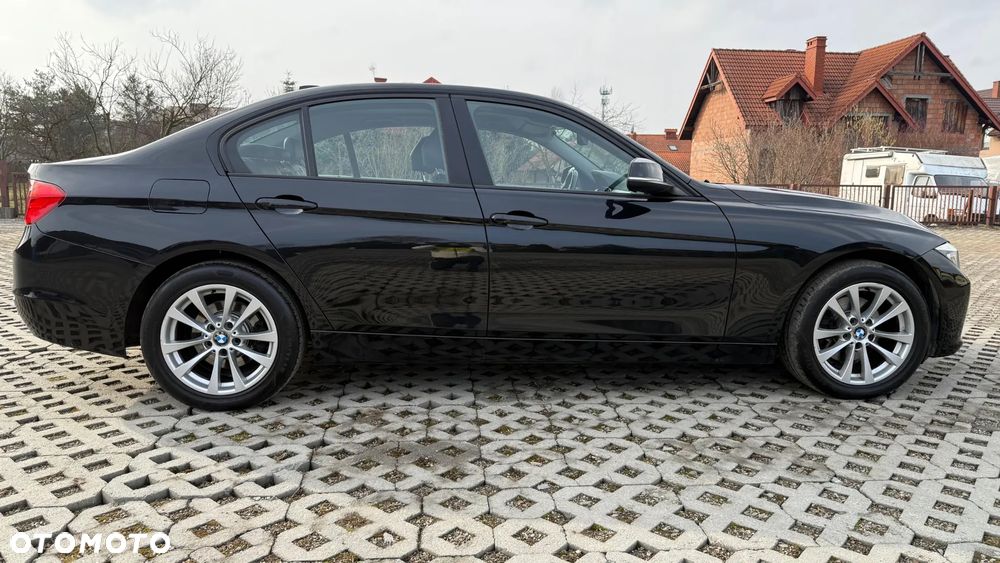 BMW Seria 3 320d xDrive - 10