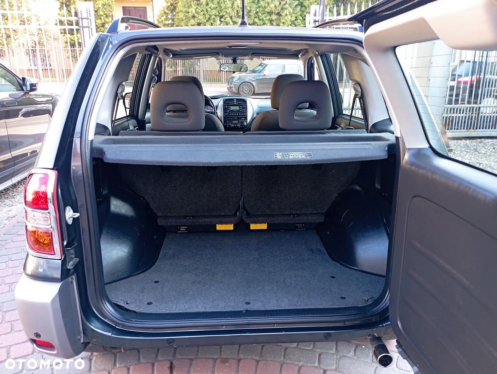 Toyota RAV4 2.0 VVT-i 4x4 - 23