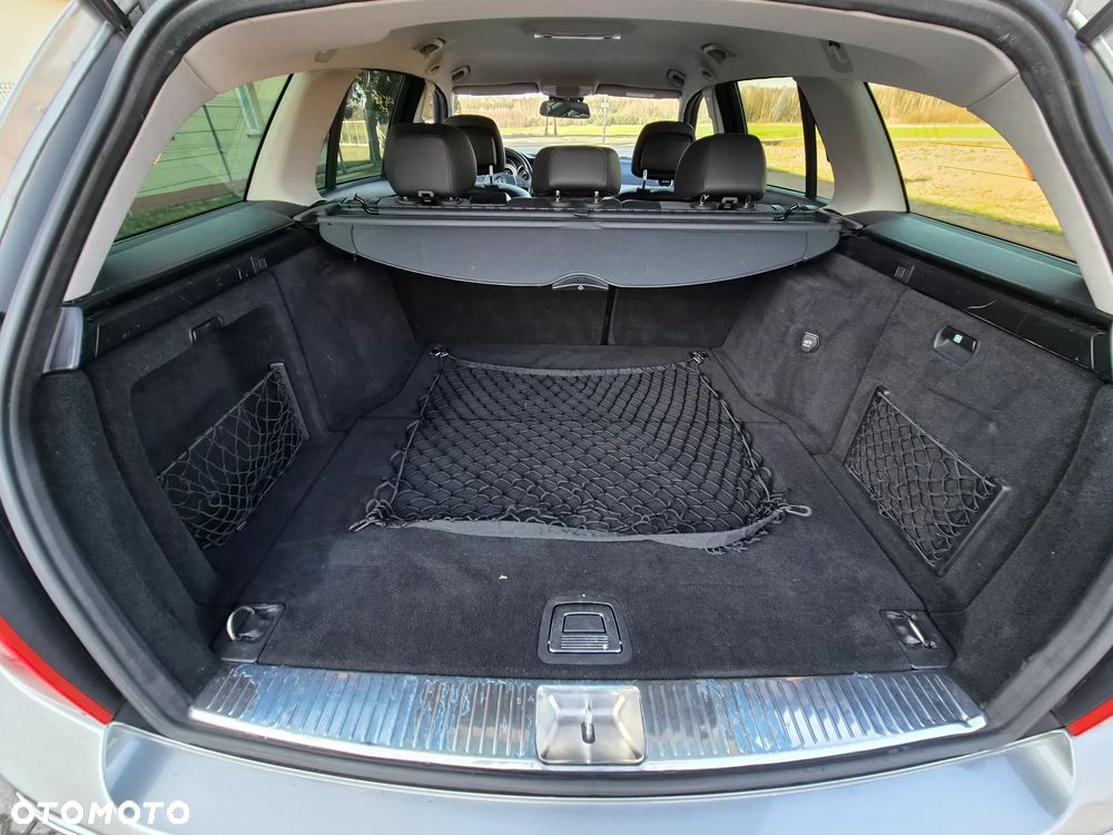 Mercedes-Benz Klasa C 180 BlueEFFICIENCY Avantgarde - 29