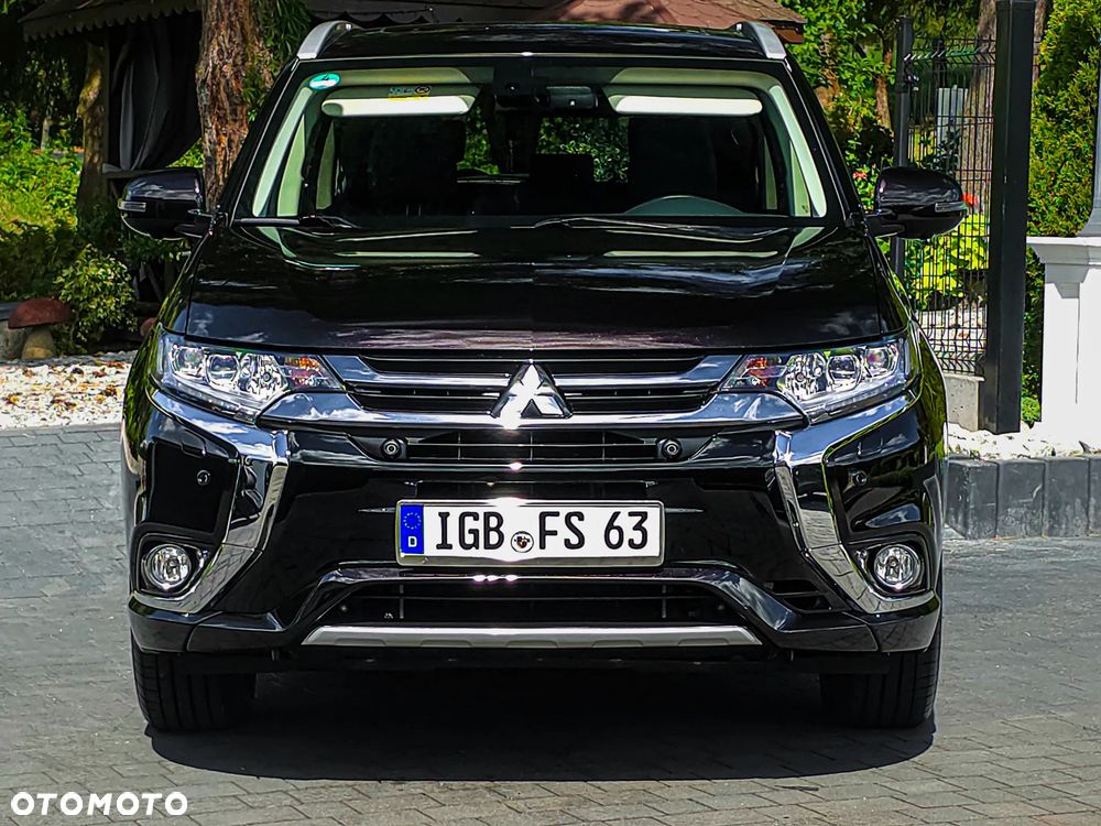 Mitsubishi Outlander Instyle NAVI + - 10