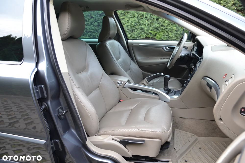 Volvo XC 70 - 23