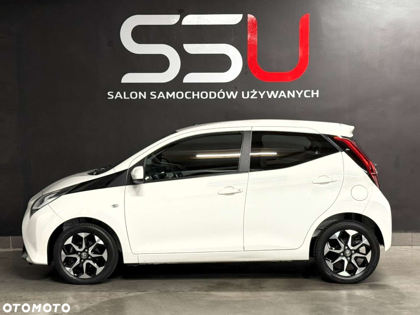 Toyota Aygo x-play connect - 16