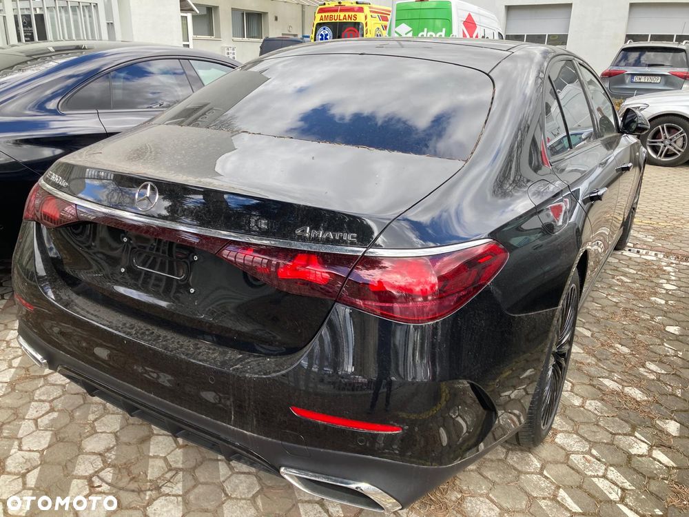 Mercedes-Benz Klasa E 220 d mHEV 4-Matic Exclusive 9G-Tronic - 3