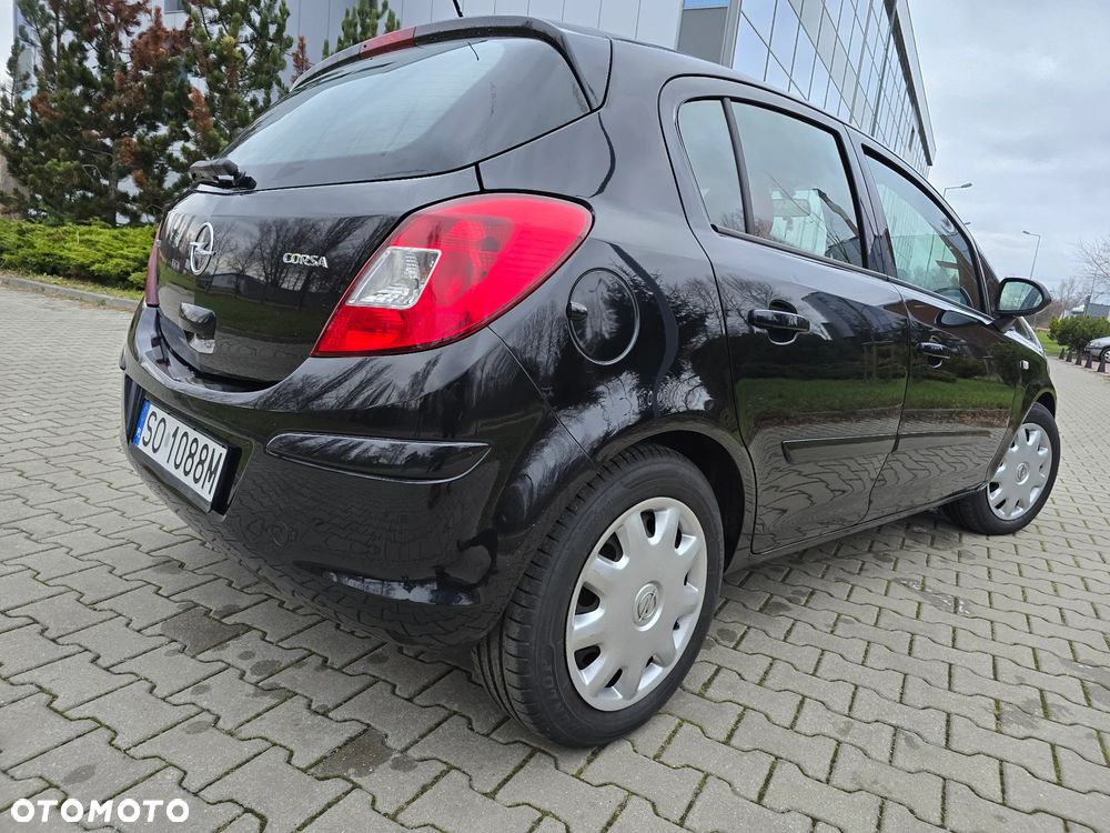 Opel Corsa 1.2 16V Cosmo - 19