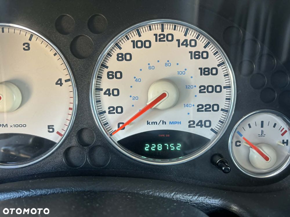 Jeep Cherokee - 4