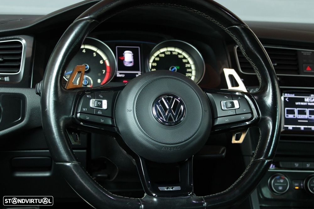 VW Golf R 2.0 TSI OPF 4Motion DSG - 29