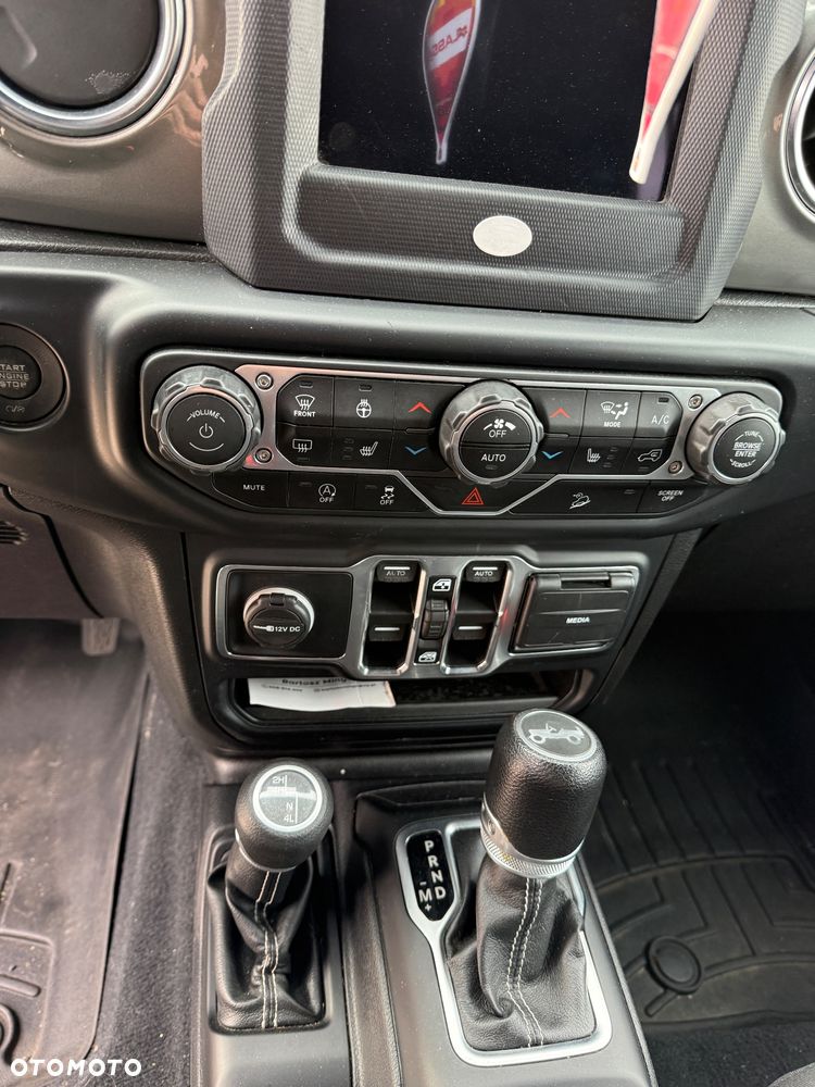 Jeep Wrangler 2.0 T-GDI Softtop AWD Automatik Sahara - 11