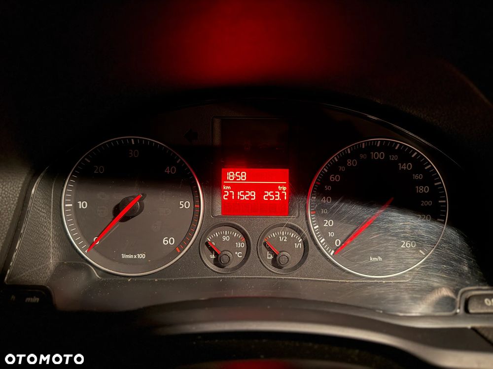 Volkswagen Golf - 27