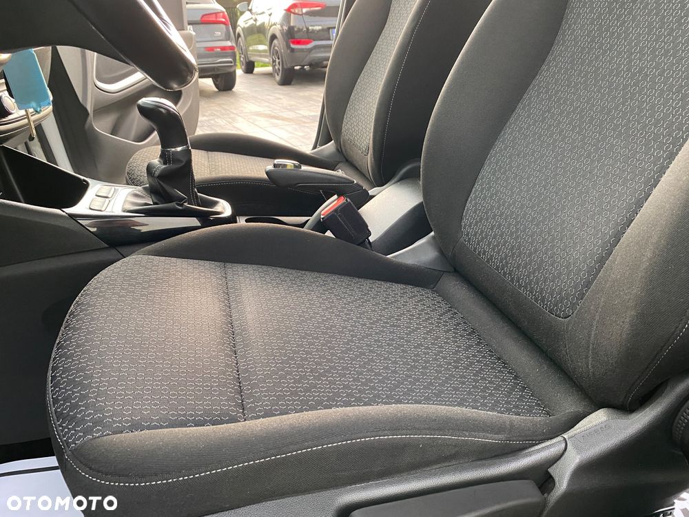 Opel Crossland X 1.2 T Design Line S&S - 30