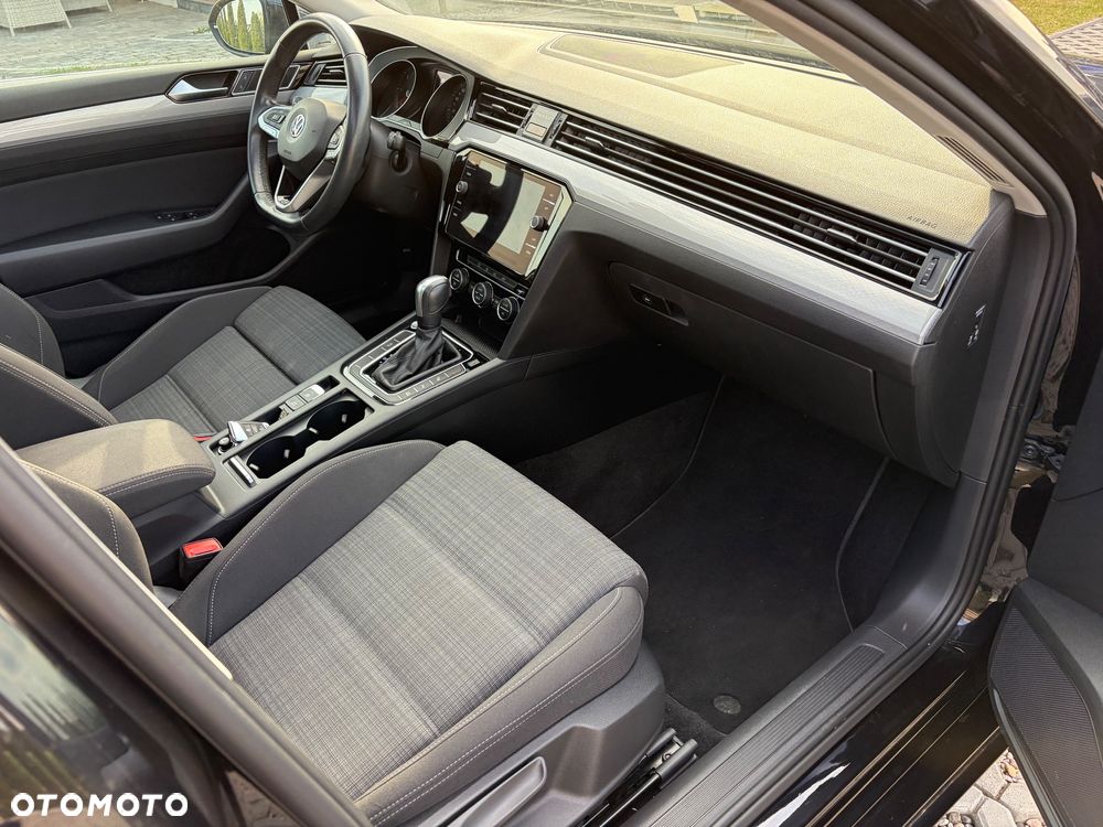 Volkswagen Passat 2.0 TDI SCR DSG Comfortline - 11