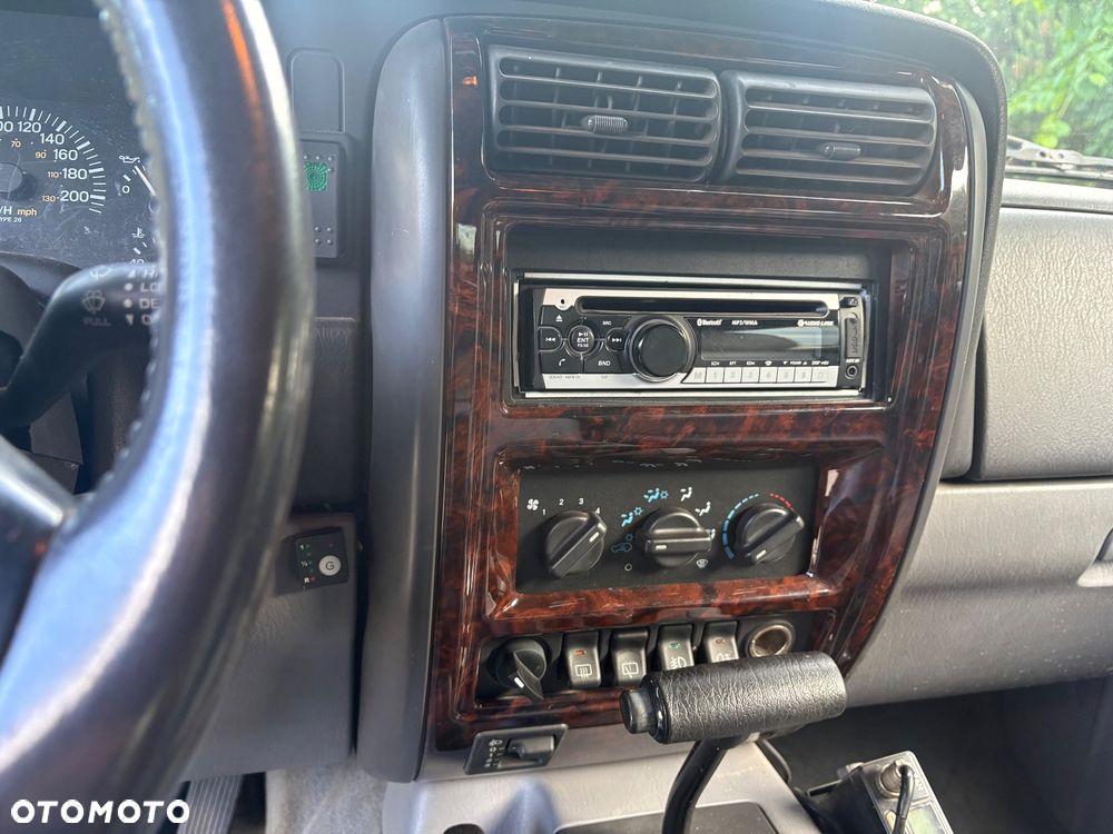 Jeep Cherokee 4.0 Limited - 10