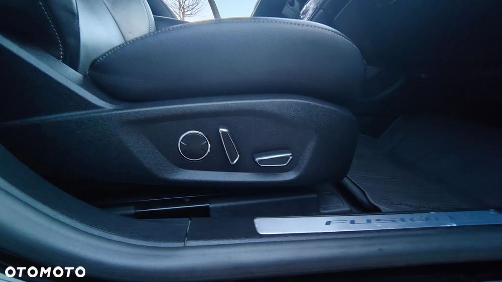 Ford Mondeo 2.0 Hybrid Trend - 18