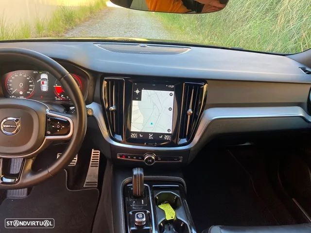 Volvo V60 2.0 T6 AWD TE Plus Dark - 20