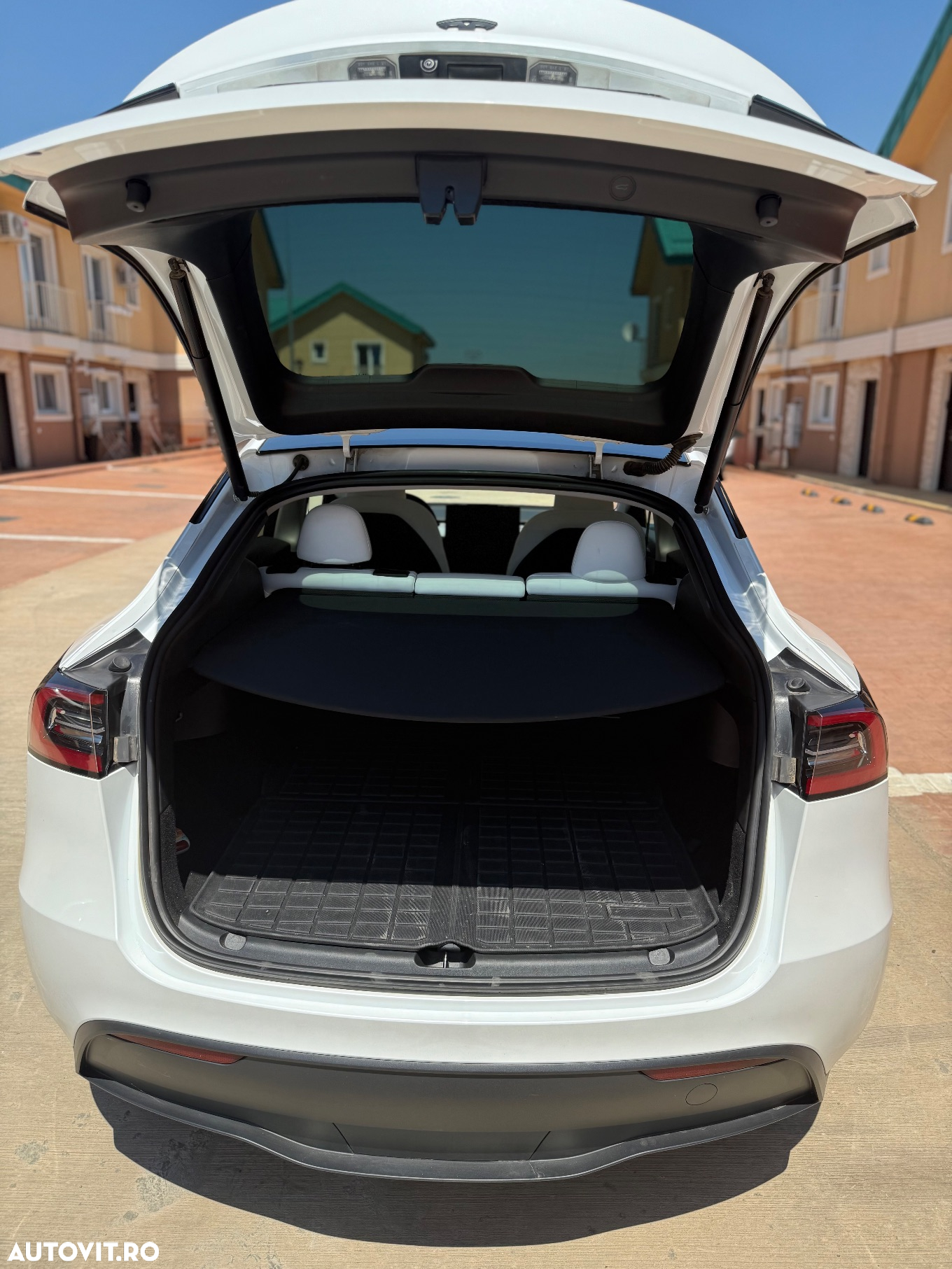 Tesla Model Y RWD - 9