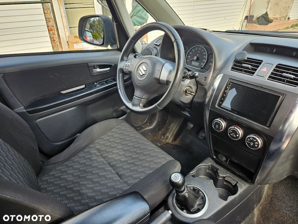 Suzuki SX4 - 16