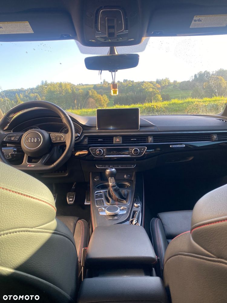 Audi A4 Limousine - 9