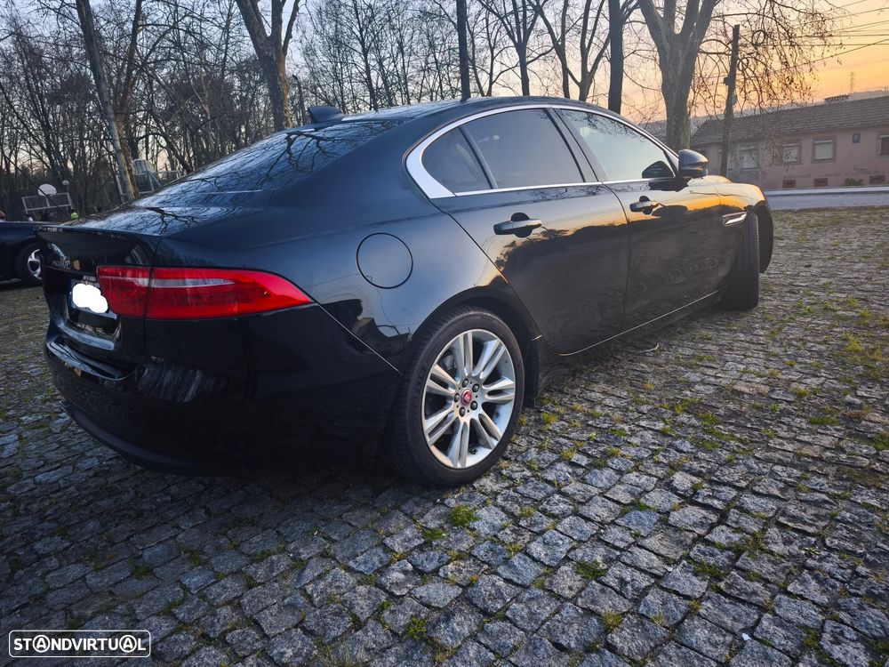 Jaguar XE 2.0 D Prestige Aut. - 4