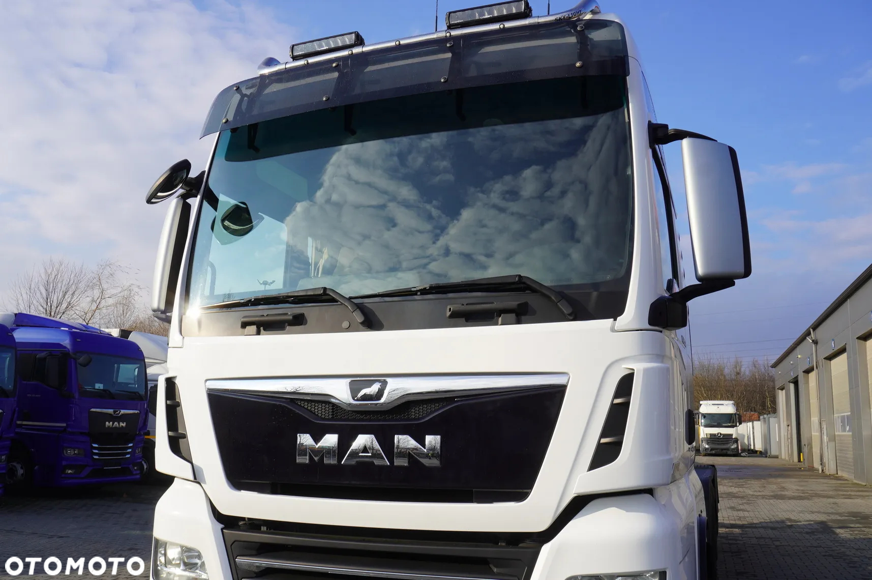 MAN TGX 35.580 E6 8x4/4 - rama do zabudowy 8,8m - 9