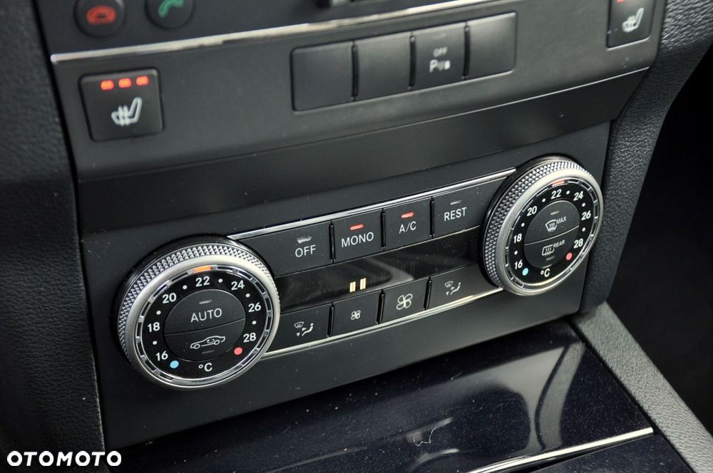 Mercedes-Benz GLK - 36