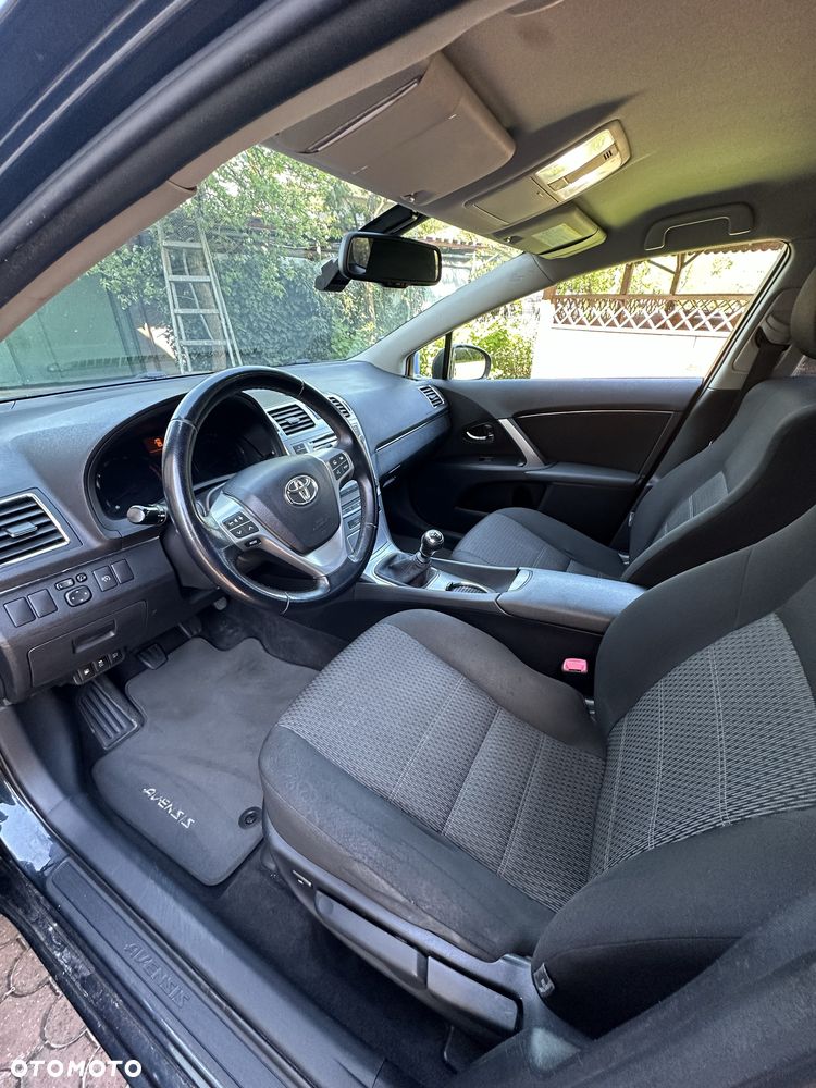 Toyota Avensis - 5