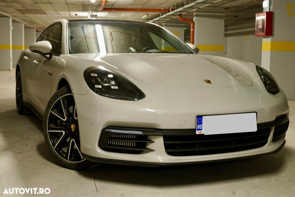 Porsche Panamera 4 E-Hybrid - 1