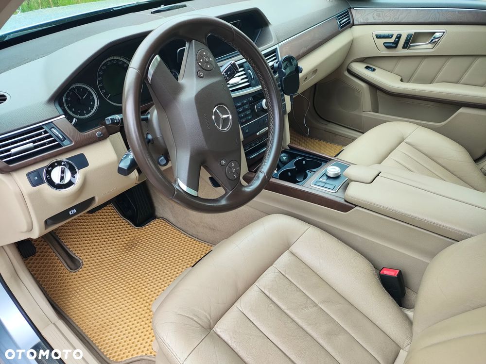 Mercedes-Benz Klasa E 350 CDI 4-Matic - 33