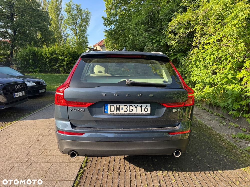 Volvo XC 60 B4 D AWD Momentum Pro - 4