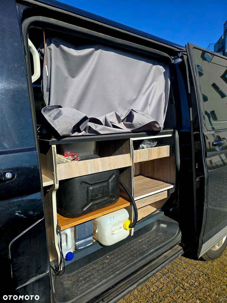 Volkswagen Caravelle - 14