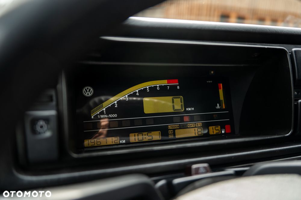 Volkswagen Golf - 33