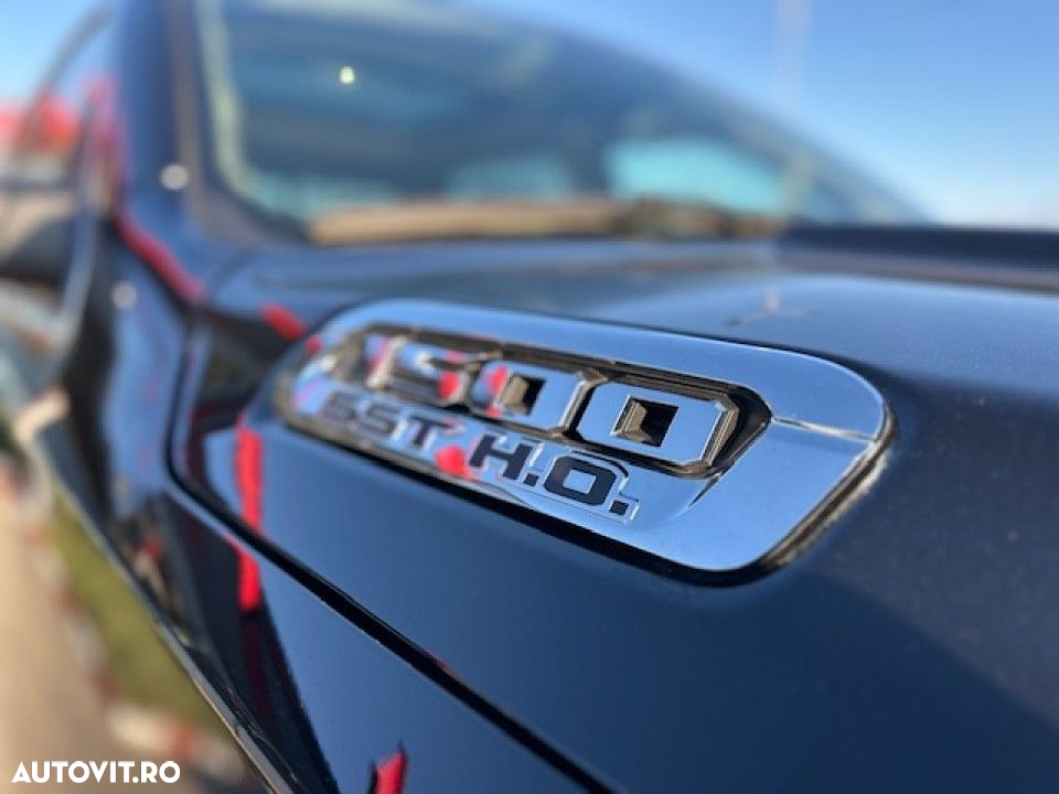 Dodge RAM - 8