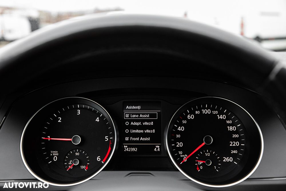 Volkswagen Passat 2.0 TDI SCR DSG Business - 20