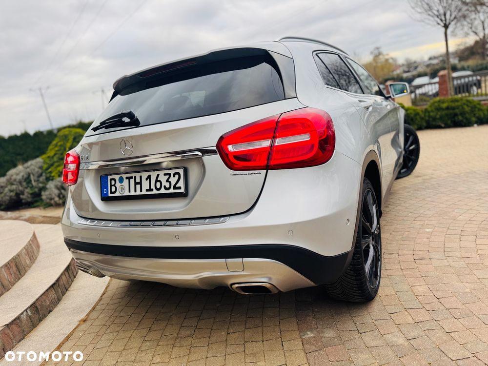 Mercedes-Benz GLA 200 7G-DCT Style - 33