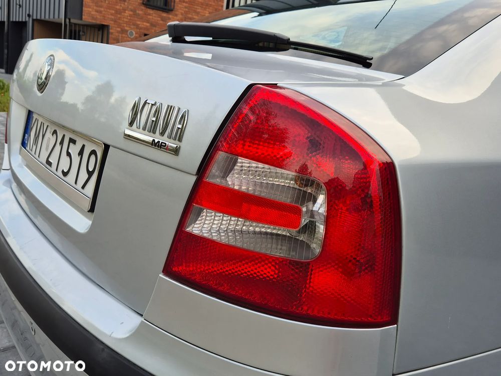 Skoda Octavia 1.6 Elegance - 21