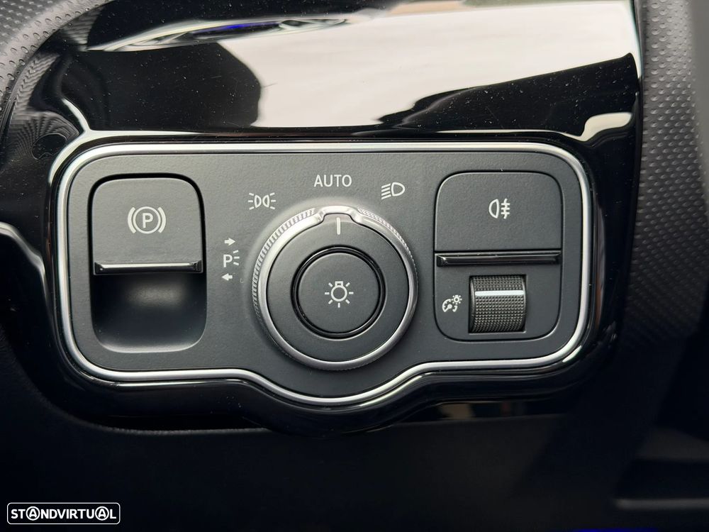 Mercedes-Benz A 250 Limousine e 8G-DCT Progressive Advanced - 33
