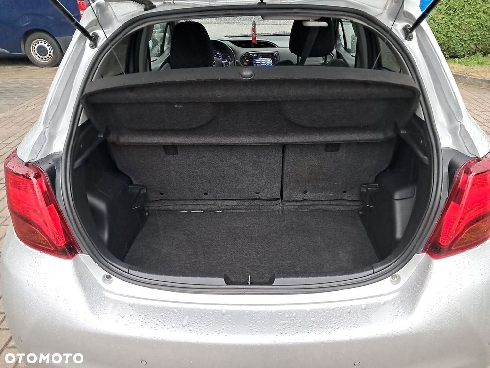 Toyota Yaris Hybrid 100 Premium - 27