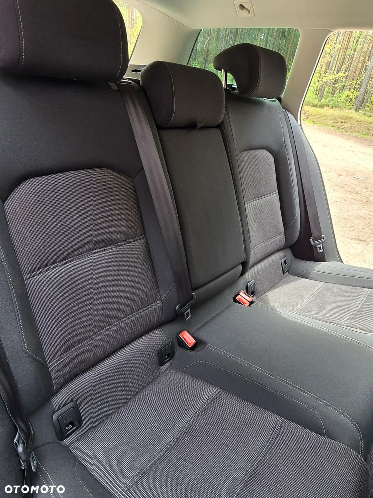 Volkswagen Passat 2.0 TDI (BlueMotion Technology) Comfortline - 17