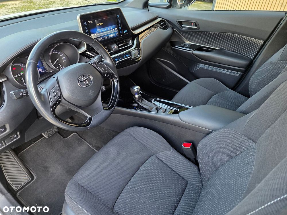 Toyota C-HR - 10