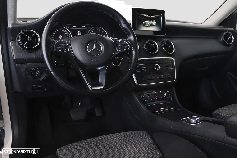 Mercedes-Benz A 180 - 4